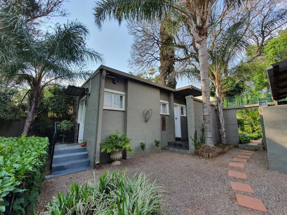 Waterhouse Guest Lodge In Muckleneuk Pretoria Exterior foto
